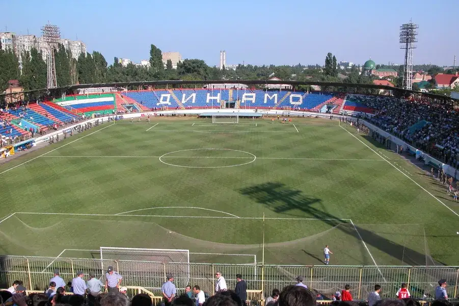 Dynamo Stadium, Makhachkala, Rusko — fotbalový stadion s kapacitou 15 200 diváků