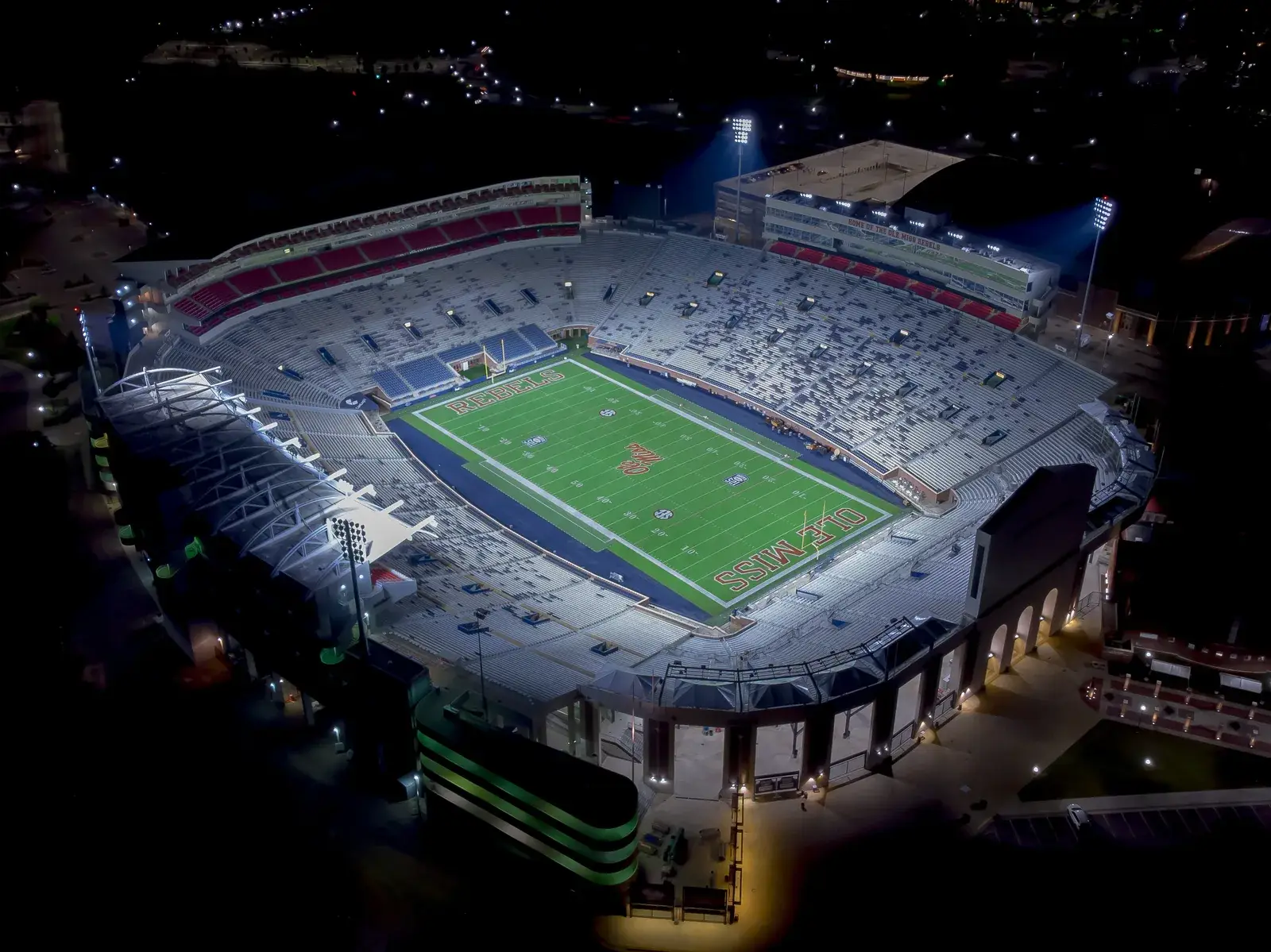 Vaught–Hemingway Stadium, Oxford, United States — football stadium with a capacity of 24,000