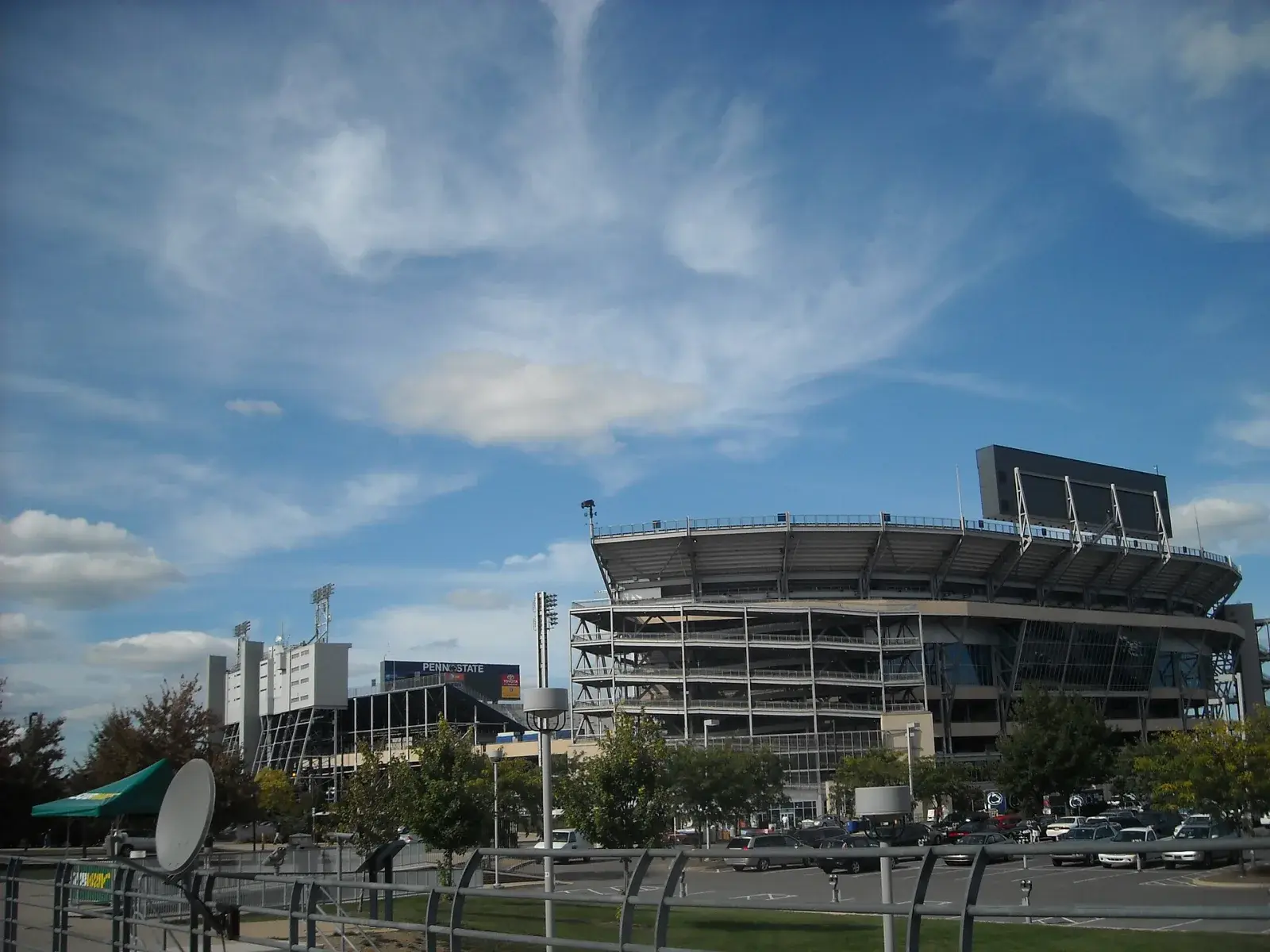 stadium.imageMeta.altBase — stadium.imageMeta.altCapacity