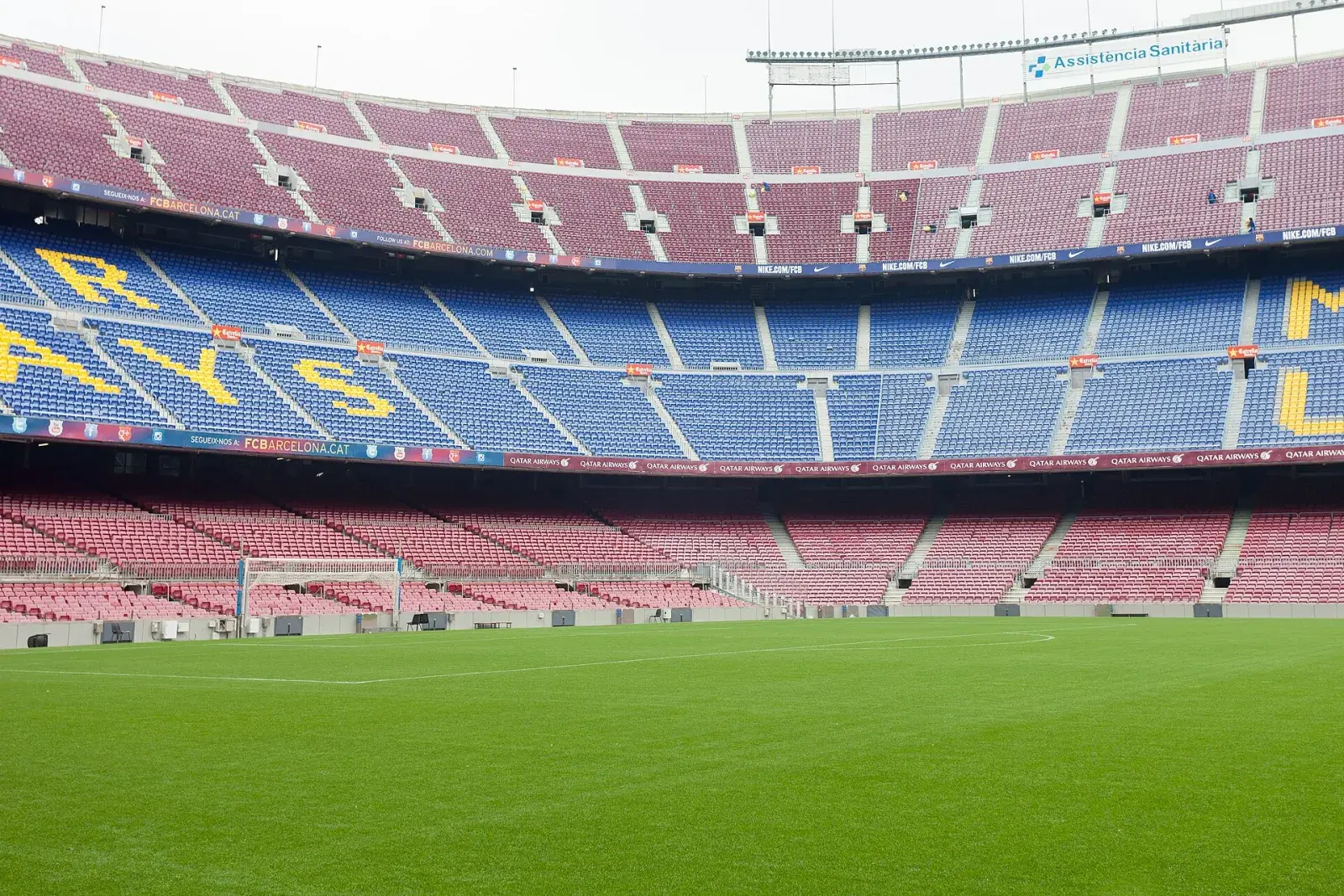 stadium.imageMeta.altBase — stadium.imageMeta.altCapacity — stadium.imageMeta.altClub