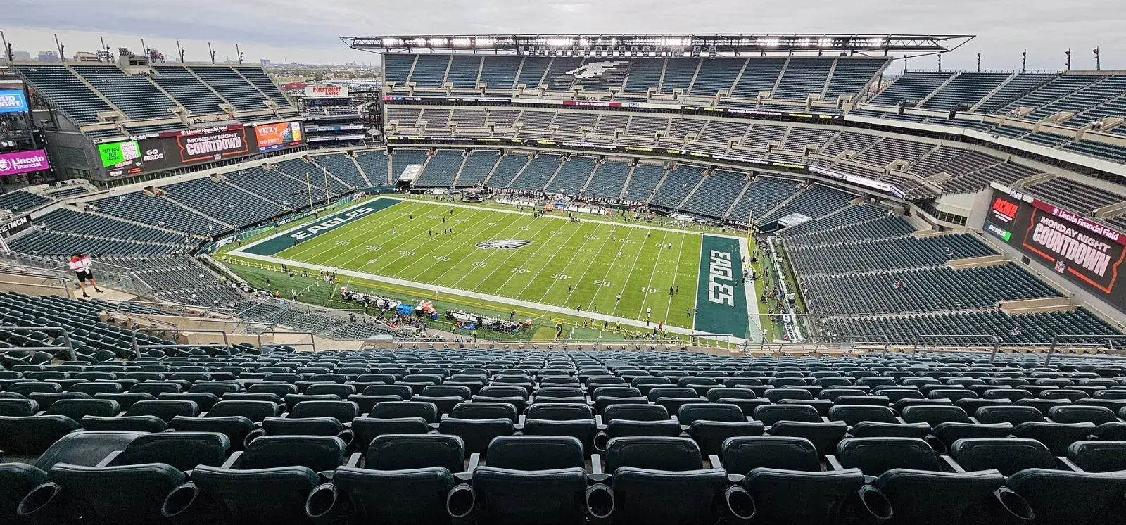 stadium.imageMeta.altBase — stadium.imageMeta.altCapacity