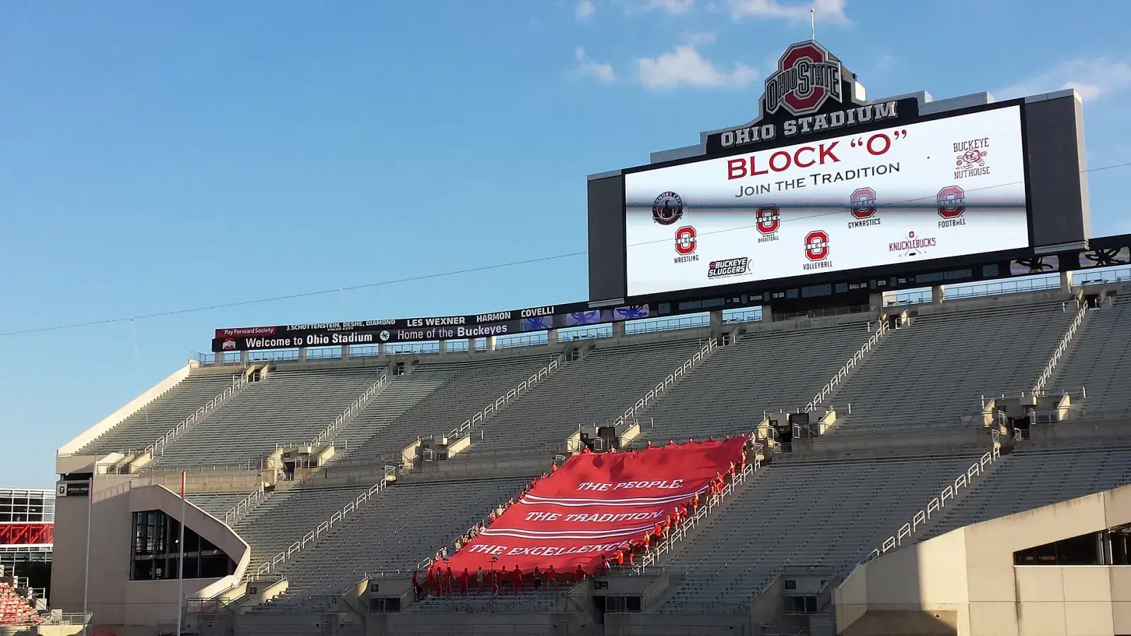 stadium.imageMeta.altBase — stadium.imageMeta.altCapacity