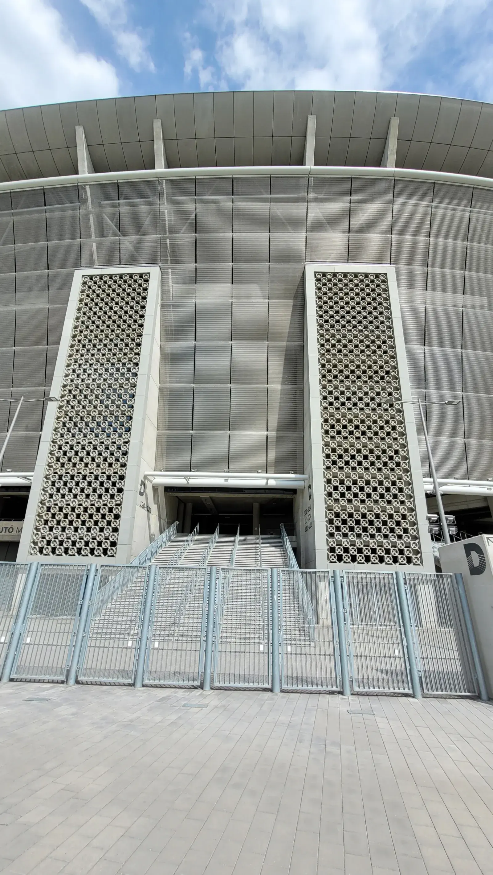 stadium.imageMeta.altBase — stadium.imageMeta.altCapacity