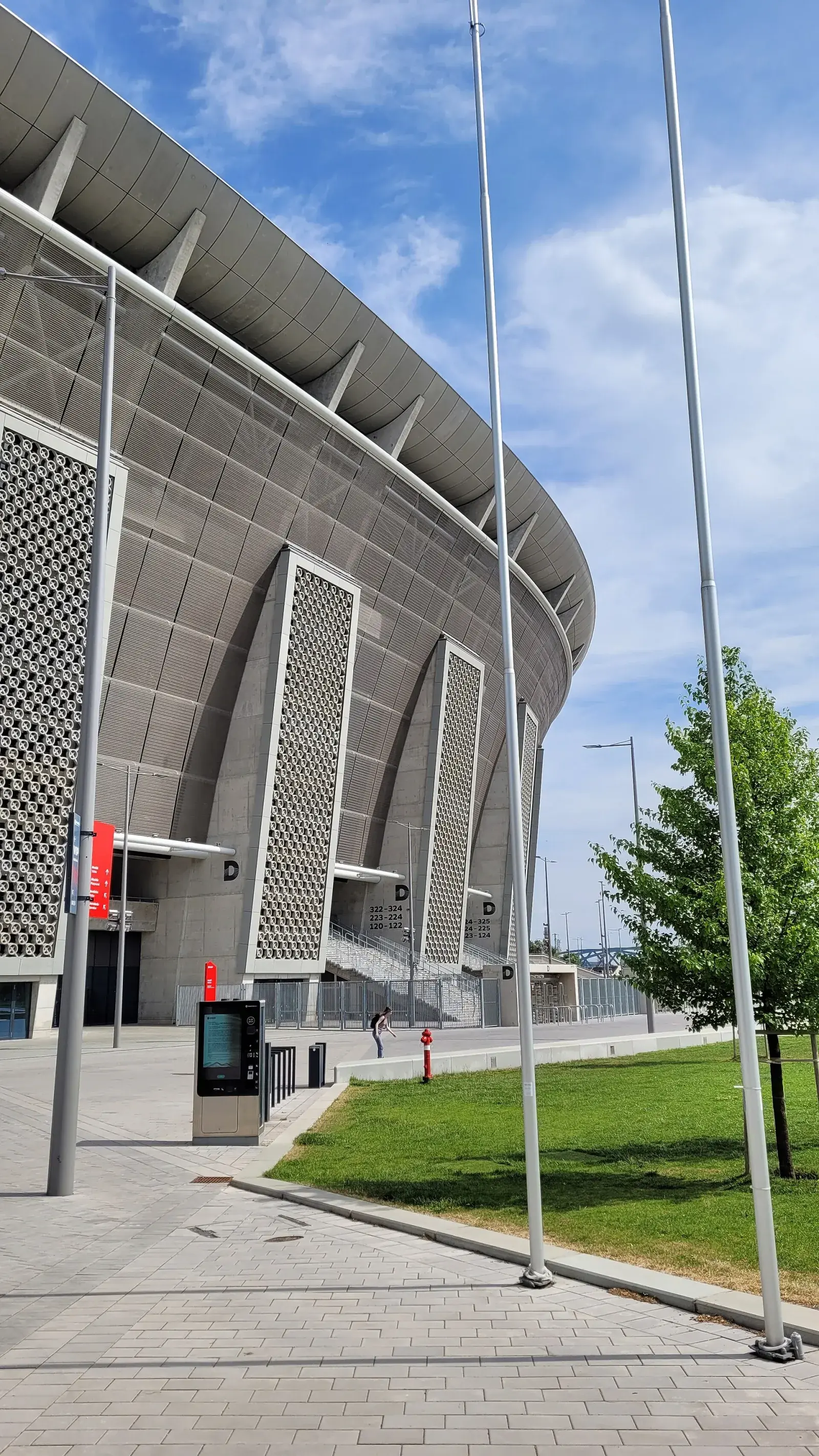 stadium.imageMeta.altBase — stadium.imageMeta.altCapacity