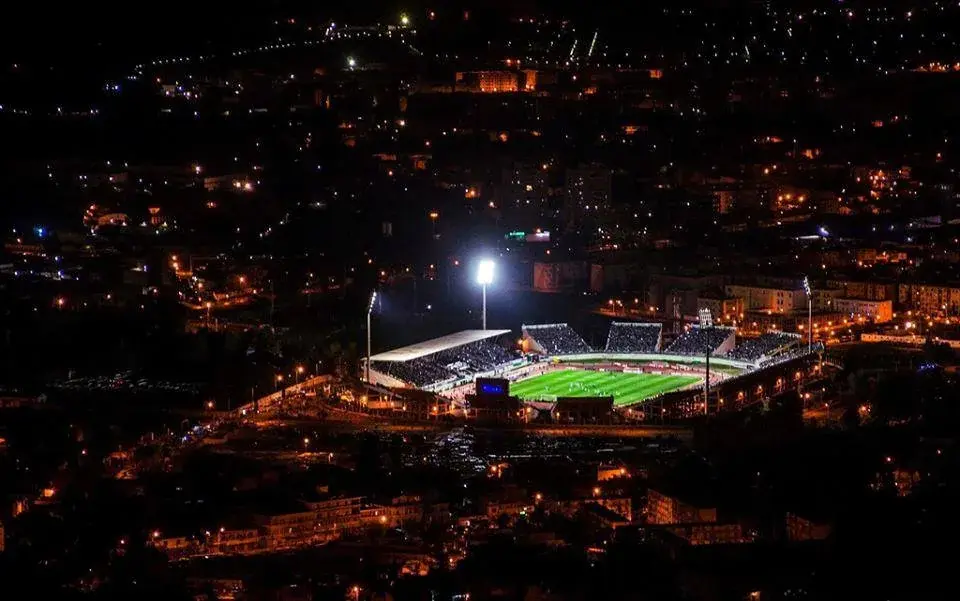 Stadion Mustapha Tchakera